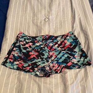 Fabletics Women's Abstract Athletic Shorts - Black and Blue